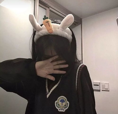 只要活着就该笑着去面对一切的一切