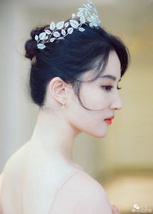 27岁的周冬雨整了哪,紧致远超同龄的热巴杨紫,演高中生都不违和